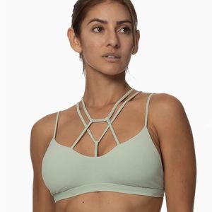 CALICOAN LACE SPORTS BRA in pistachio